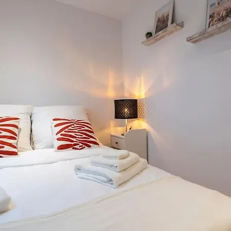 Idyllisches Traumhaus Mit Garten エンメルスハウゼン