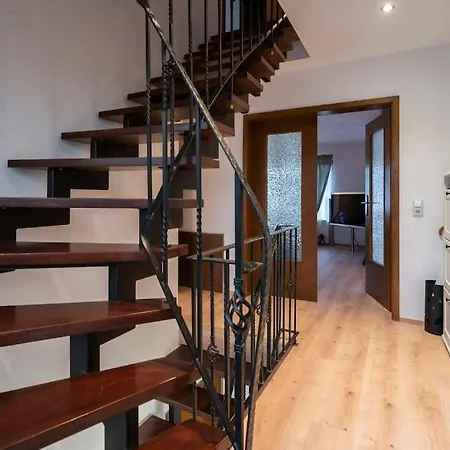 Idyllisches Traumhaus Mit Garten エンメルスハウゼン