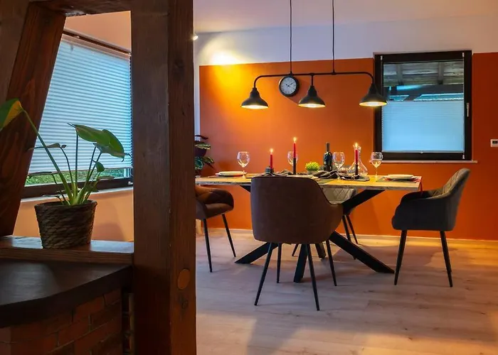 Idyllisches Traumhaus Mit Garten